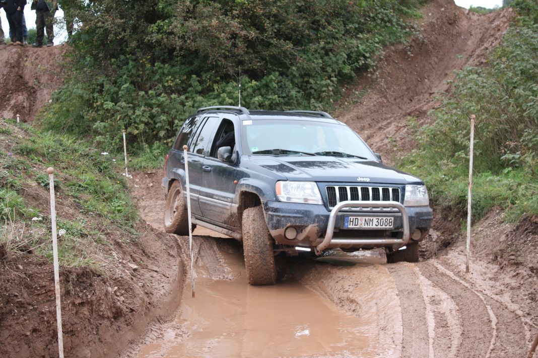 Blue Jeep in Trial 2010.jpg